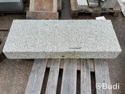 Stort parti marksten, skiffer, gatsten, gravstensmaterial etc.