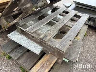 Stort parti marksten, skiffer, gatsten, gravstensmaterial etc.
