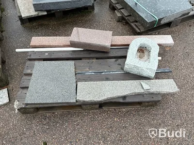 Stort parti marksten, skiffer, gatsten, gravstensmaterial etc.