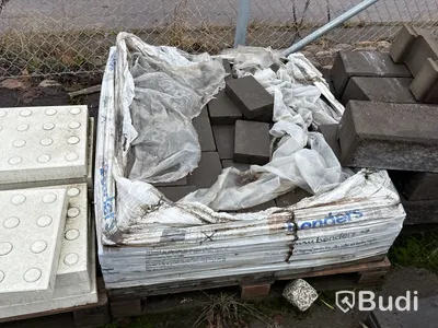 Stort parti marksten, skiffer, gatsten, gravstensmaterial etc.