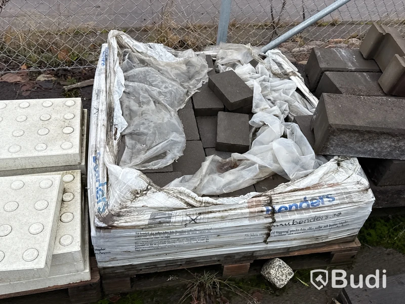 Stort parti marksten, skiffer, gatsten, gravstensmaterial etc.