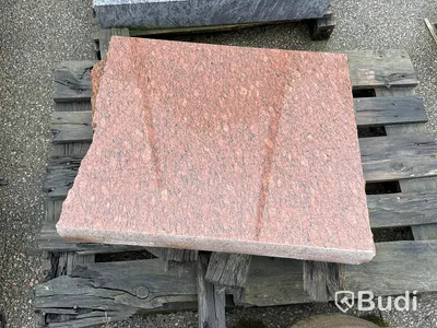 Stort parti marksten, skiffer, gatsten, gravstensmaterial etc.