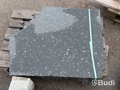 Stort parti marksten, skiffer, gatsten, gravstensmaterial etc.