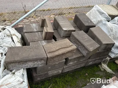 Stort parti marksten, skiffer, gatsten, gravstensmaterial etc.