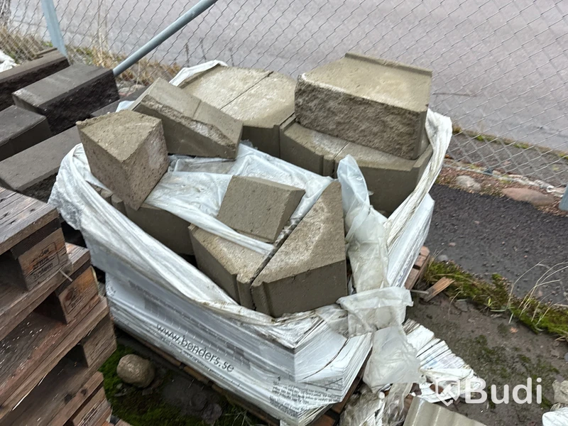 Stort parti marksten, skiffer, gatsten, gravstensmaterial etc.