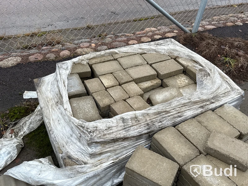 Stort parti marksten, skiffer, gatsten, gravstensmaterial etc.