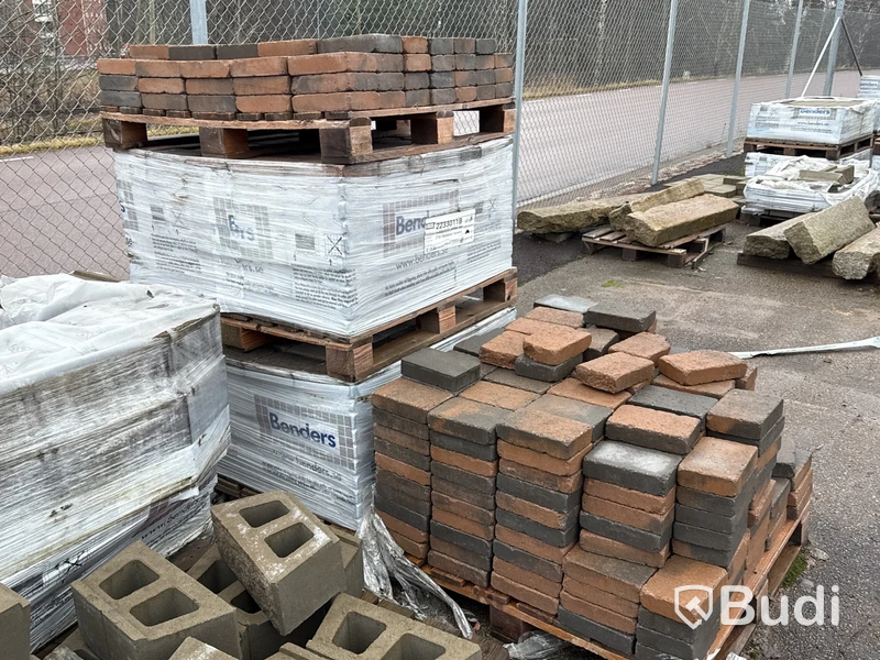 Stort parti marksten, skiffer, gatsten, gravstensmaterial etc.
