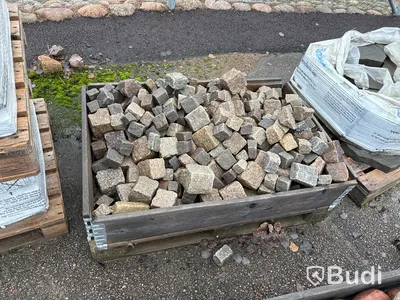 Stort parti marksten, skiffer, gatsten, gravstensmaterial etc.
