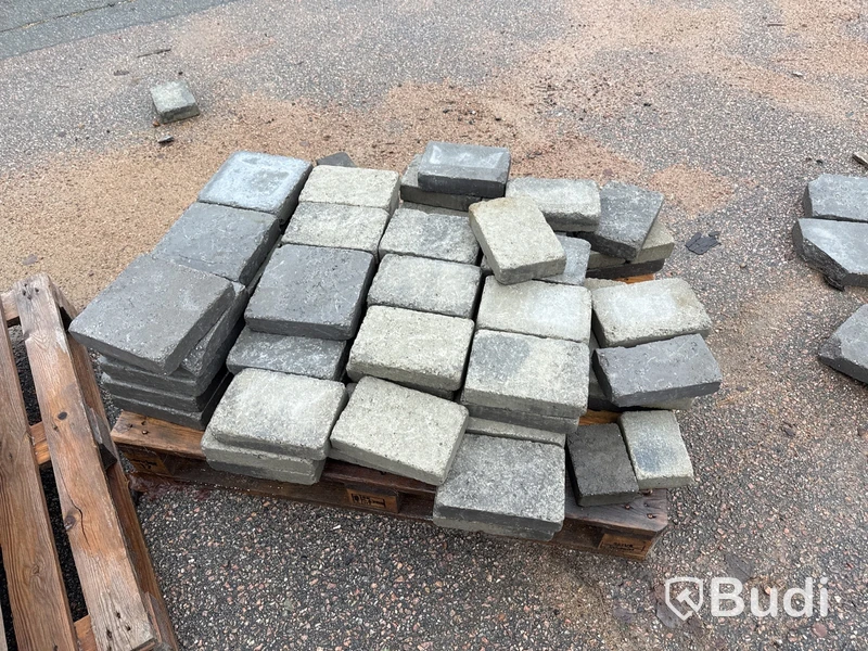 Stort parti marksten, skiffer, gatsten, gravstensmaterial etc.