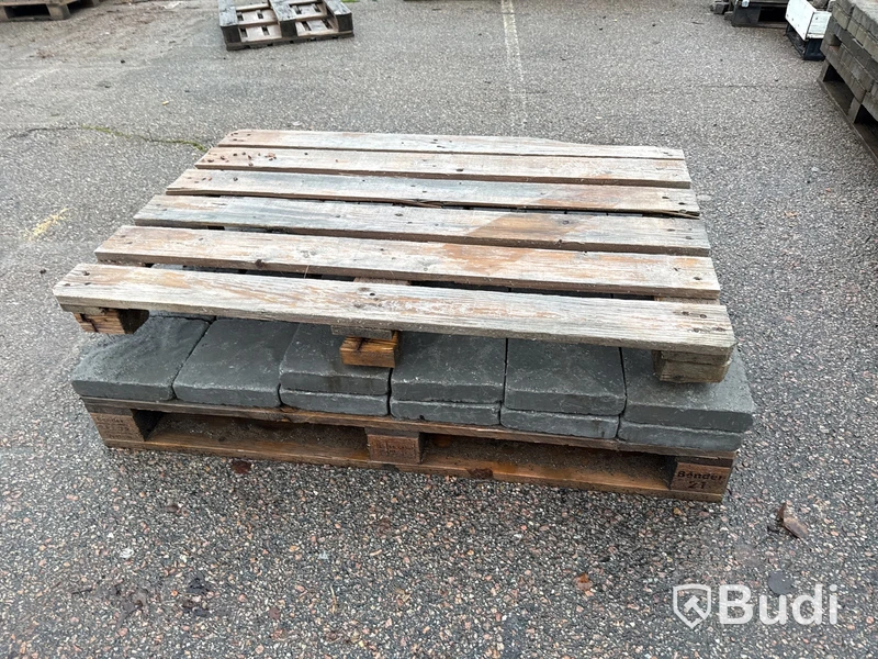 Stort parti marksten, skiffer, gatsten, gravstensmaterial etc.