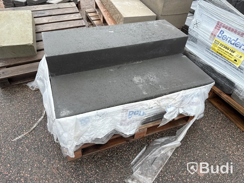 Stort parti marksten, skiffer, gatsten, gravstensmaterial etc.