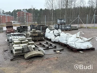 Stort parti marksten, skiffer, gatsten, gravstensmaterial etc.