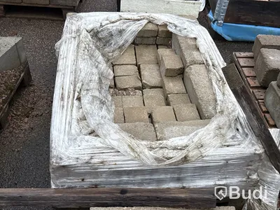 Stort parti marksten, skiffer, gatsten, gravstensmaterial etc.