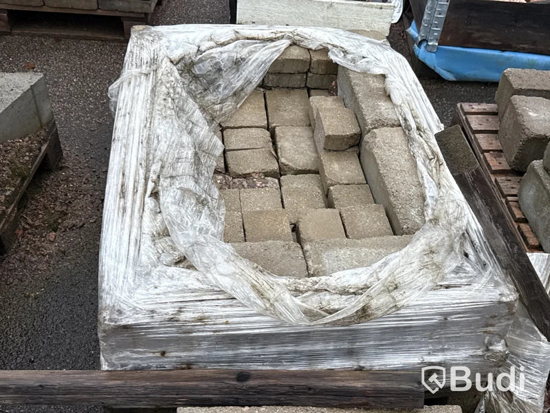 Stort parti marksten, skiffer, gatsten, gravstensmaterial etc.