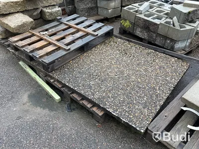 Stort parti marksten, skiffer, gatsten, gravstensmaterial etc.