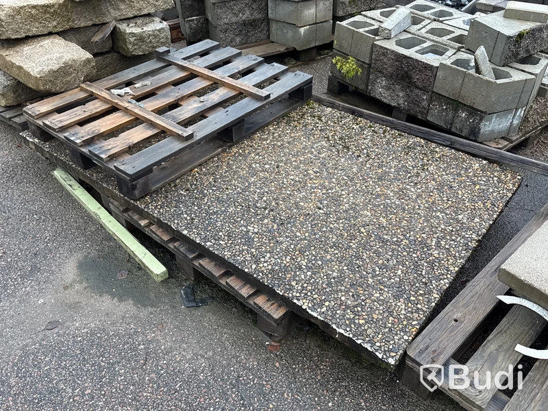Stort parti marksten, skiffer, gatsten, gravstensmaterial etc.