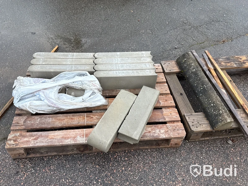 Stort parti marksten, skiffer, gatsten, gravstensmaterial etc.