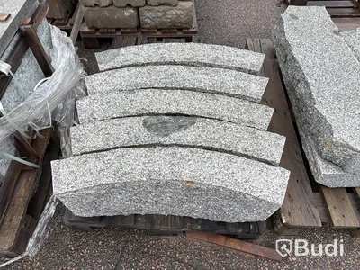 Stort parti marksten, skiffer, gatsten, gravstensmaterial etc.