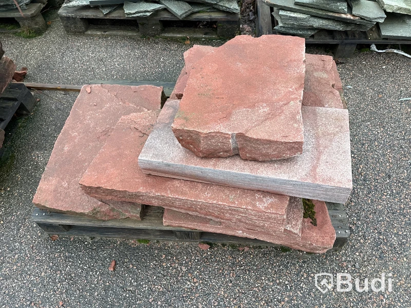 Stort parti marksten, skiffer, gatsten, gravstensmaterial etc.