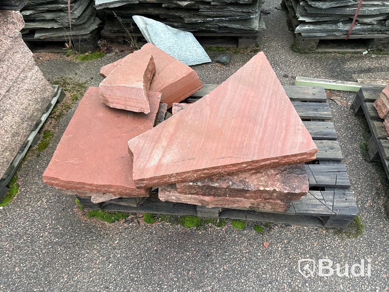 Stort parti marksten, skiffer, gatsten, gravstensmaterial etc.