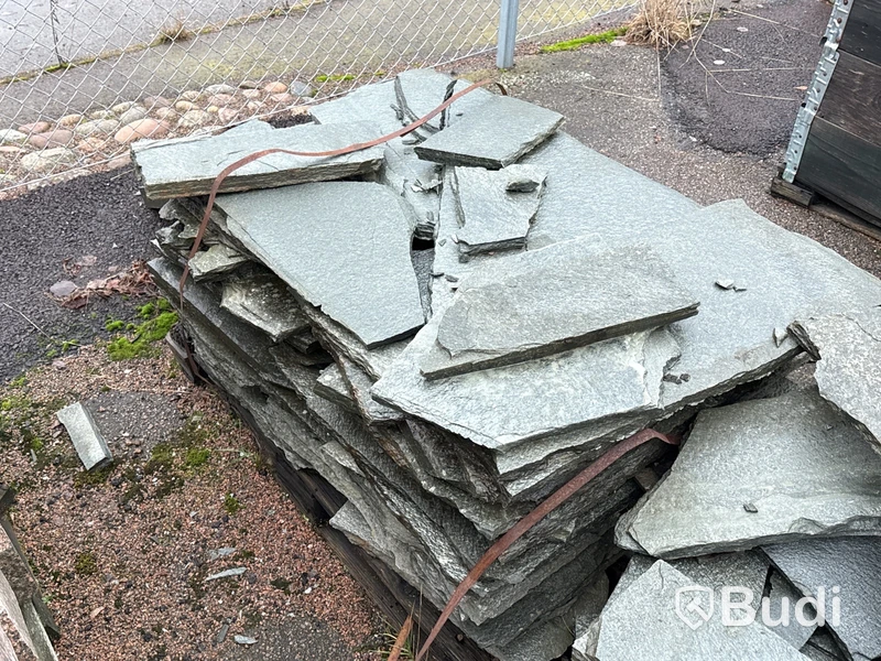 Stort parti marksten, skiffer, gatsten, gravstensmaterial etc.