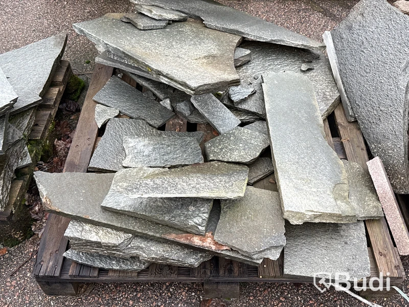 Stort parti marksten, skiffer, gatsten, gravstensmaterial etc.