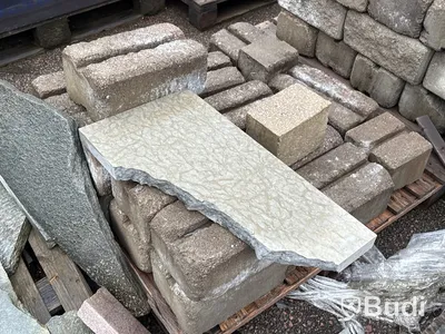 Stort parti marksten, skiffer, gatsten, gravstensmaterial etc.