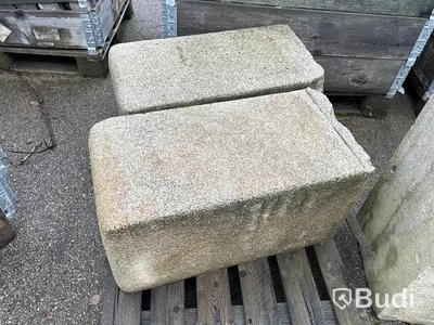 Stort parti marksten, skiffer, gatsten, gravstensmaterial etc.