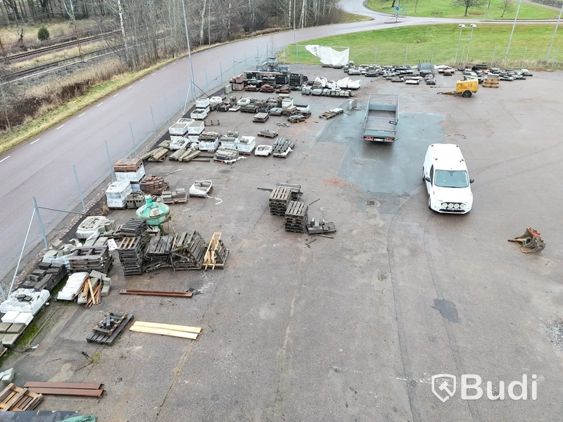 Stort parti marksten, skiffer, gatsten, gravstensmaterial etc.