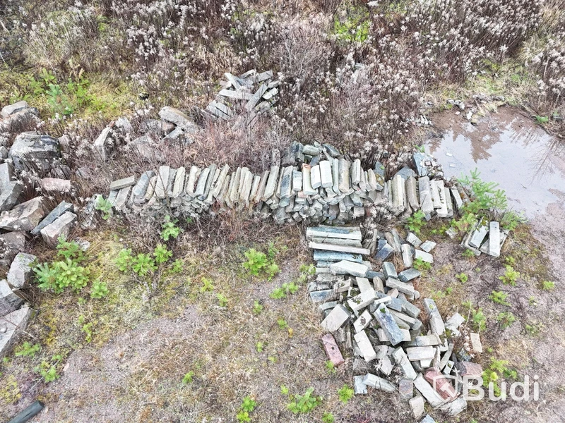 Stort parti marksten, natursten, gatusten & råmaterial till gravstenar