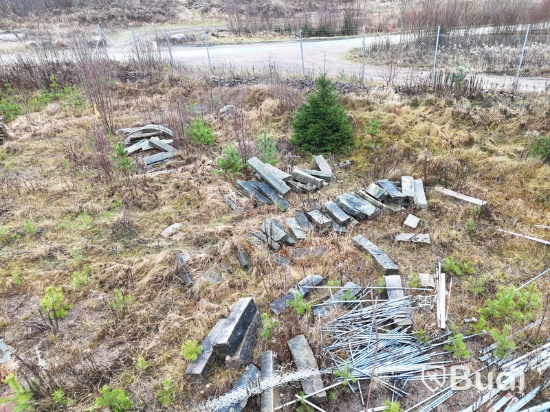 Stort parti marksten, natursten, gatusten & råmaterial till gravstenar