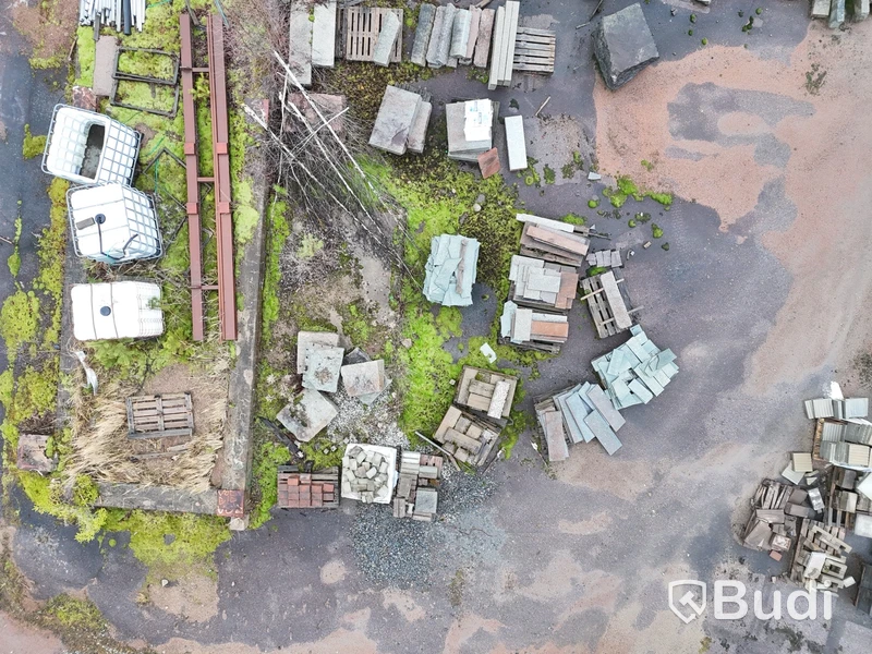 Stort parti marksten, natursten, gatusten & råmaterial till gravstenar
