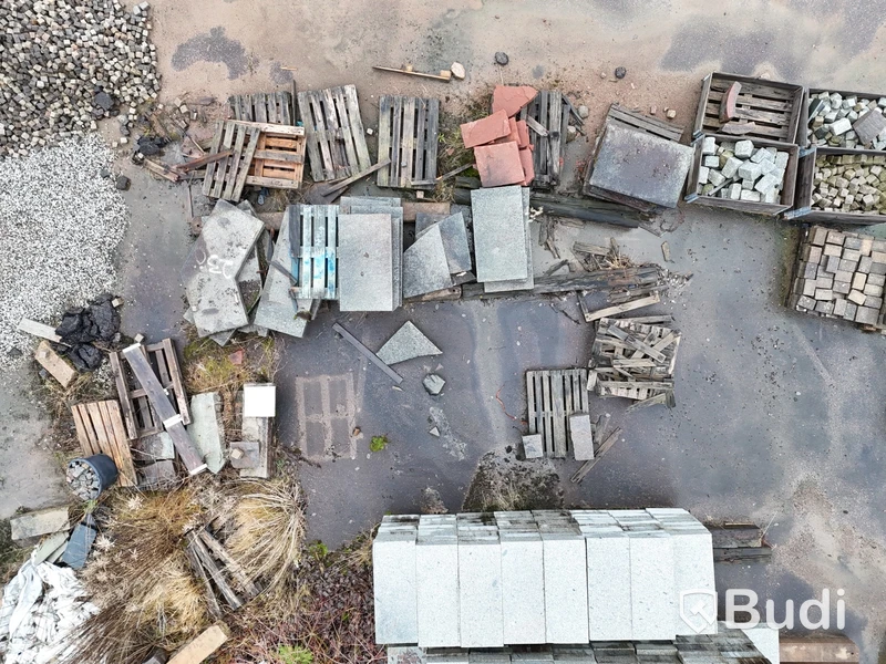 Stort parti marksten, natursten, gatusten & råmaterial till gravstenar