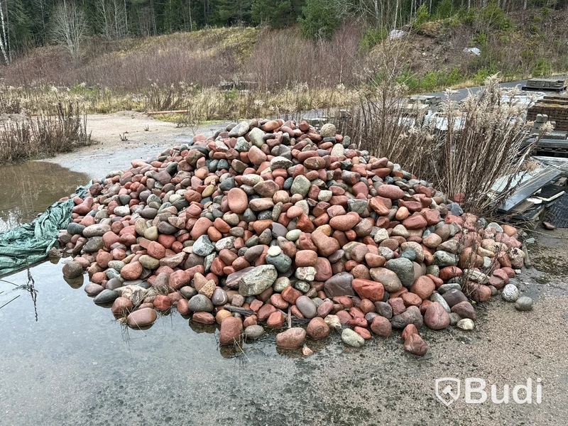 Stort parti marksten, natursten, gatusten & råmaterial till gravstenar