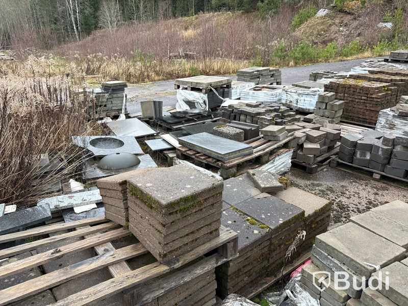 Stort parti marksten, natursten, gatusten & råmaterial till gravstenar