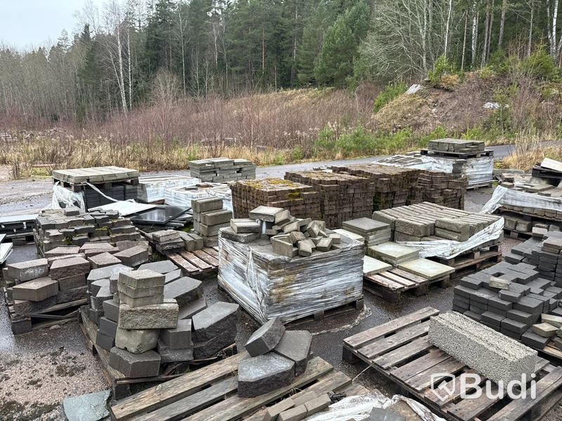 Stort parti marksten, natursten, gatusten & råmaterial till gravstenar