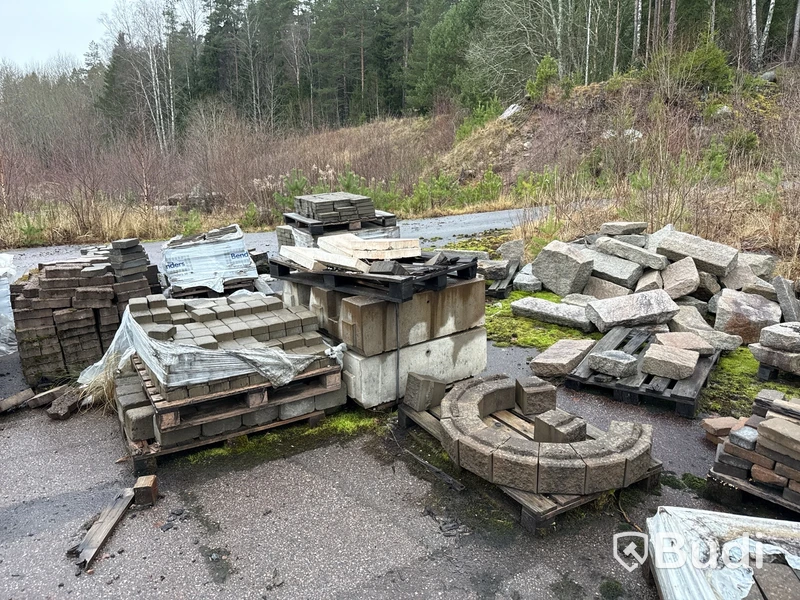 Stort parti marksten, natursten, gatusten & råmaterial till gravstenar
