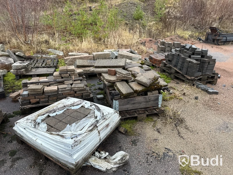 Stort parti marksten, natursten, gatusten & råmaterial till gravstenar