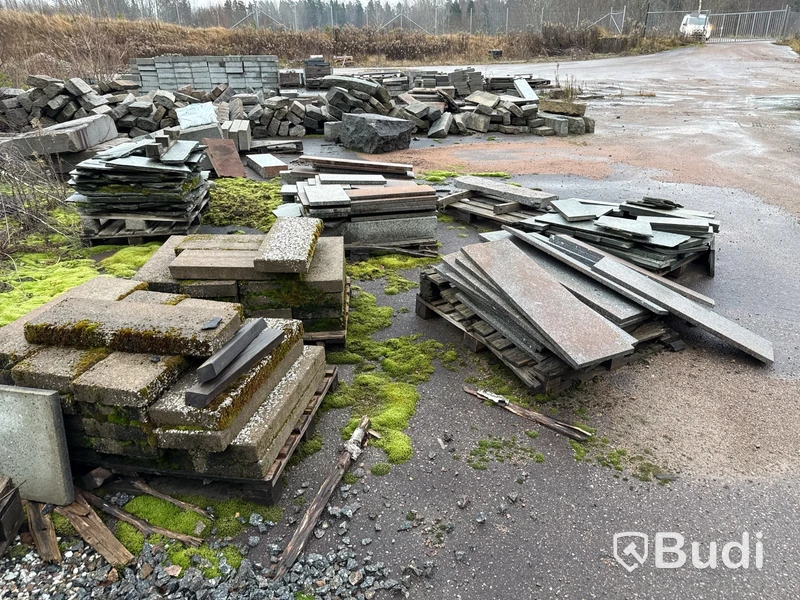 Stort parti marksten, natursten, gatusten & råmaterial till gravstenar