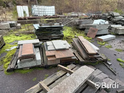 Stort parti marksten, natursten, gatusten & råmaterial till gravstenar