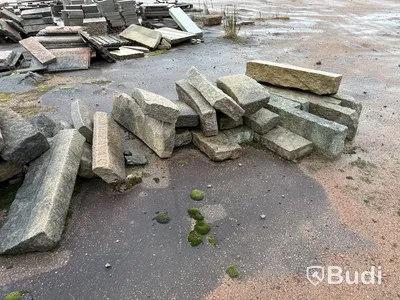 Stort parti marksten, natursten, gatusten & råmaterial till gravstenar