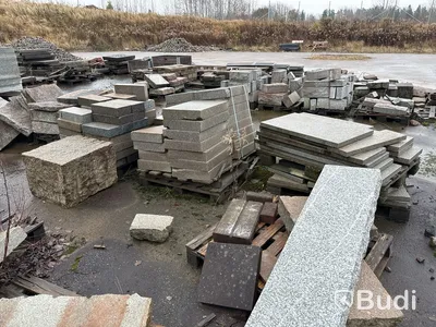 Stort parti marksten, natursten, gatusten & råmaterial till gravstenar
