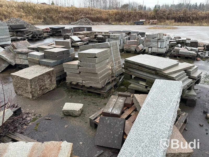 Stort parti marksten, natursten, gatusten & råmaterial till gravstenar