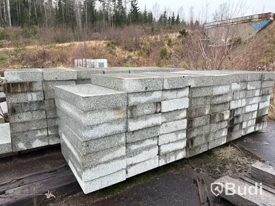 Stort parti marksten, natursten, gatusten & råmaterial till gravstenar