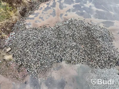 Stort parti marksten, natursten, gatusten & råmaterial till gravstenar