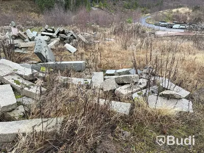 Stort parti marksten, natursten, gatusten & råmaterial till gravstenar