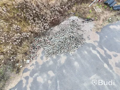 Stort parti marksten, natursten, gatusten & råmaterial till gravstenar