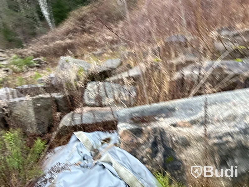 Stort parti marksten, natursten, gatusten & råmaterial till gravstenar
