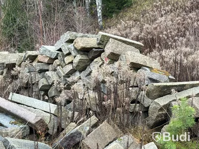 Stort parti marksten, natursten, gatusten & råmaterial till gravstenar