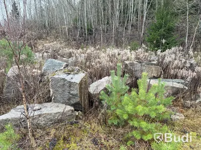 Stort parti marksten, natursten, gatusten & råmaterial till gravstenar